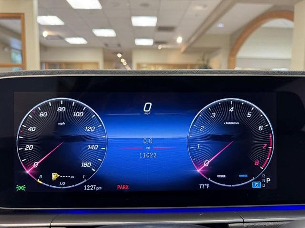 2025 Mercedes-BENZ GLE — миниатюра 13