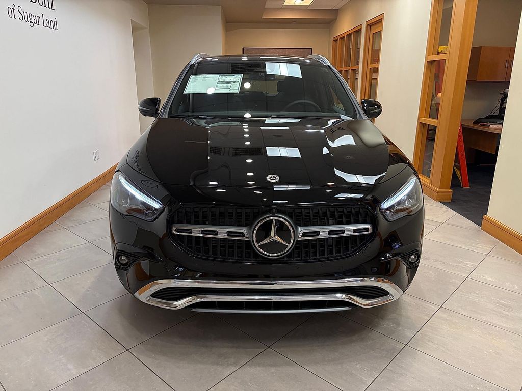 2026 Mercedes-BENZ GLA — фото 2