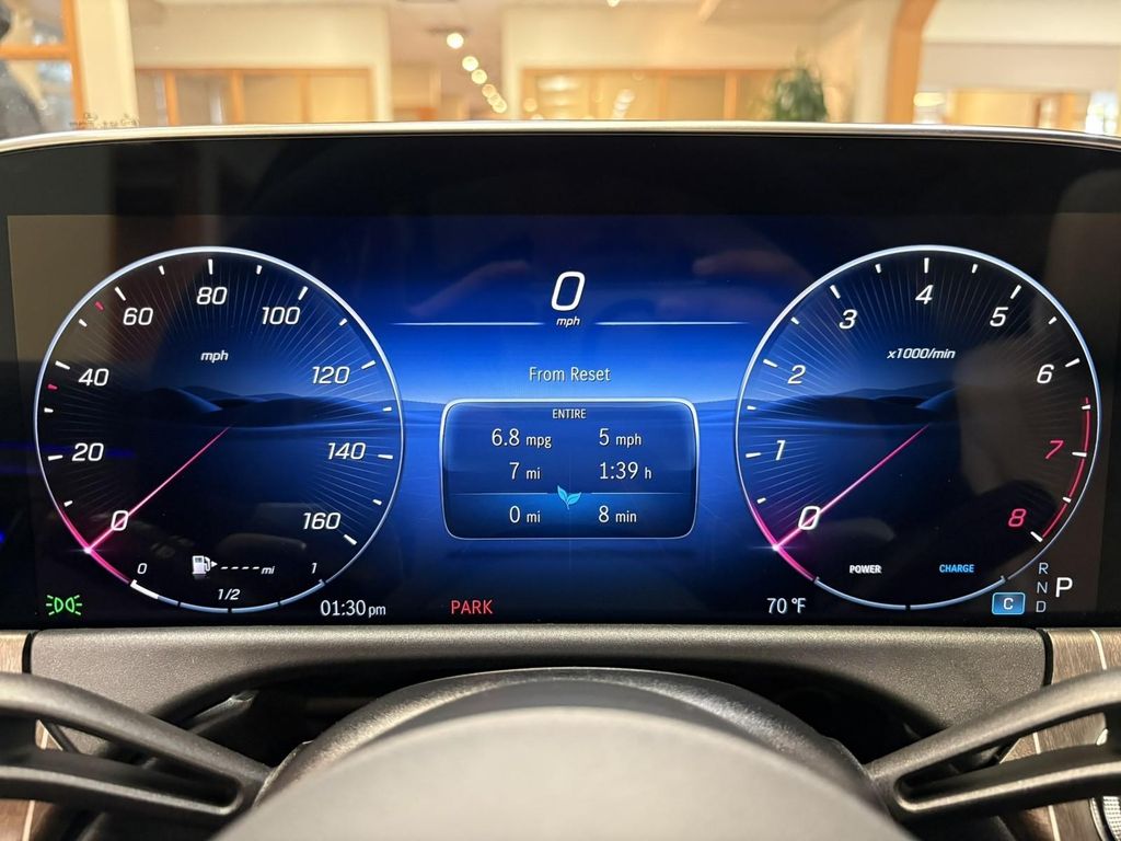 MERCEDES-BENZ E-CLASS - 7