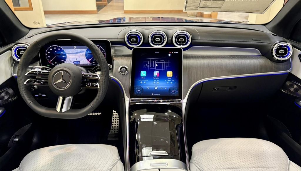 MERCEDES-BENZ GLC - 10