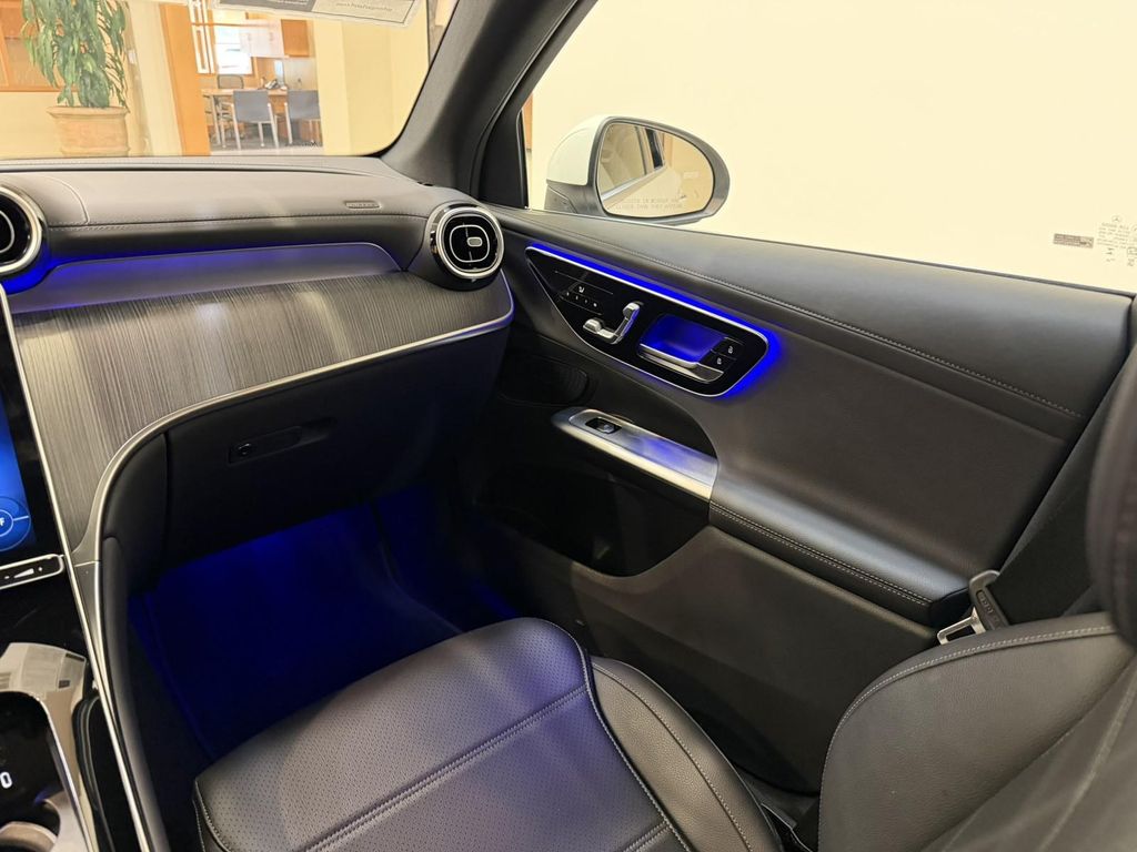 MERCEDES-BENZ GLC - 10