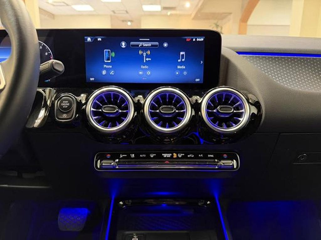 2025 Mercedes-BENZ GLA 缩略图 13