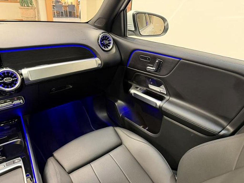 2025 Mercedes-BENZ GLB 照片 10