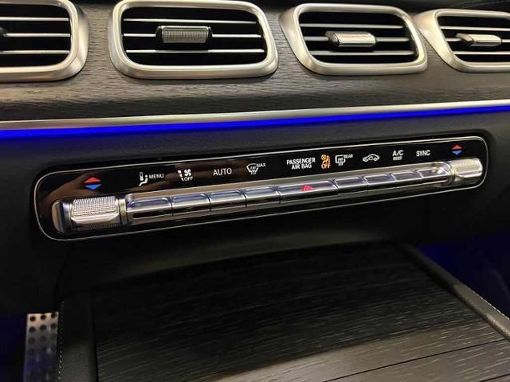 2026 Mercedes-BENZ GLS — миниатюра 19