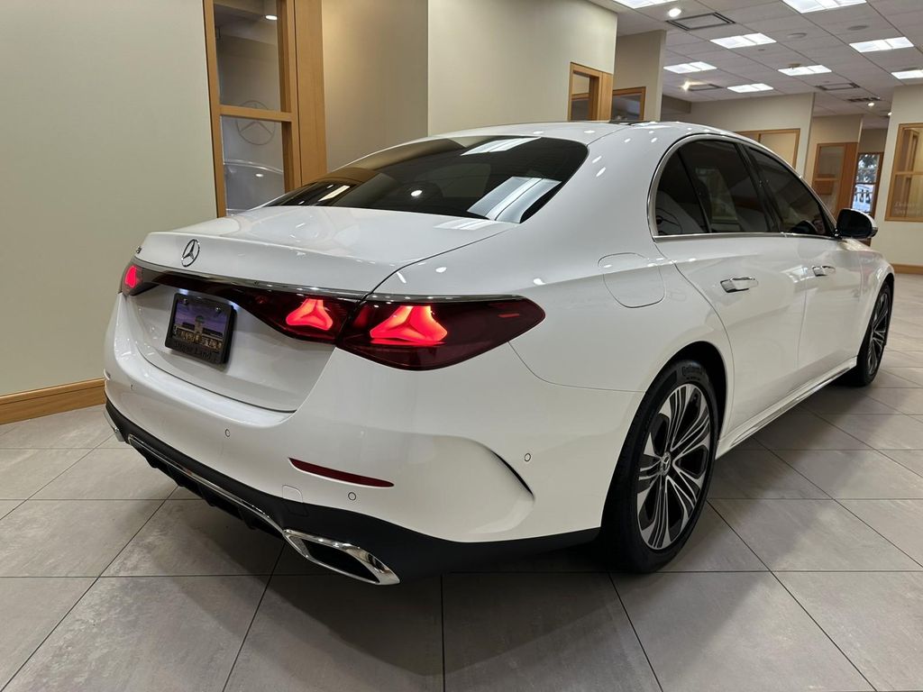 MERCEDES-BENZ E-CLASS - 5