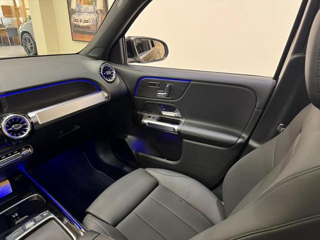 2026 Mercedes-BENZ GLB photo 10