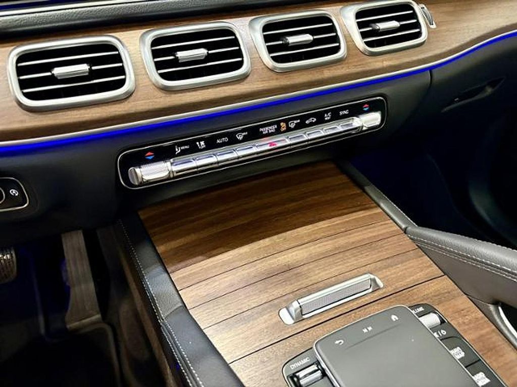 2026 Mercedes-BENZ GLE — миниатюра 19