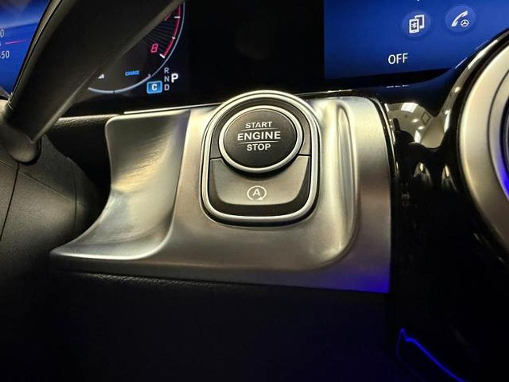 2025 Mercedes-BENZ GLB — миниатюра 25