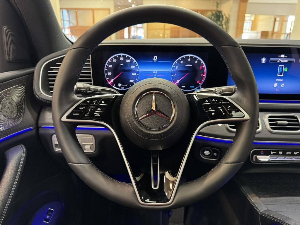 MERCEDES-BENZ GLS - 8