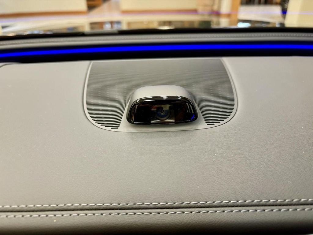 MERCEDES-BENZ E-CLASS - 9