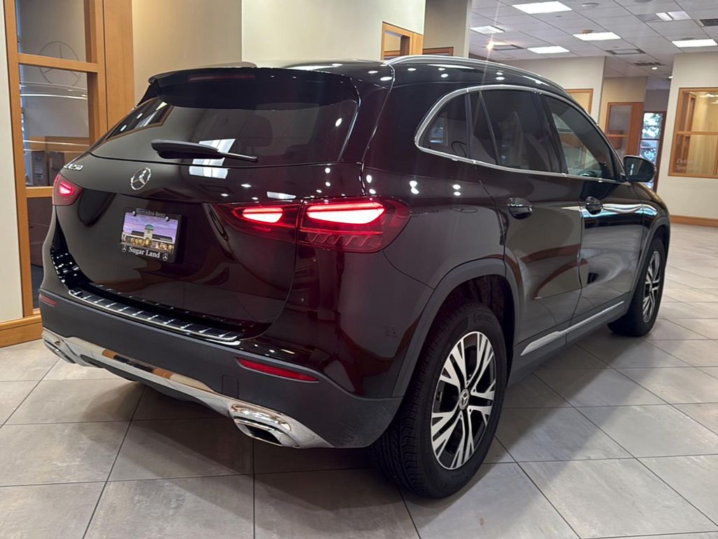 2025 Mercedes-BENZ GLA — миниатюра 8
