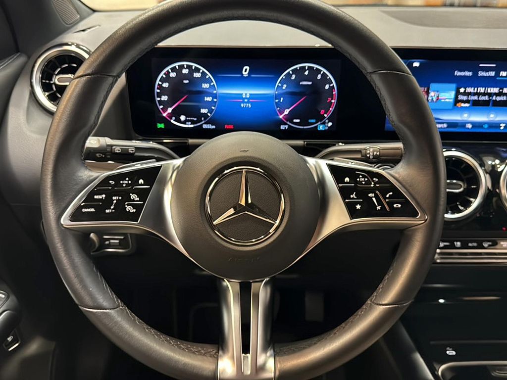 2025 Mercedes-BENZ GLA — миниатюра 24