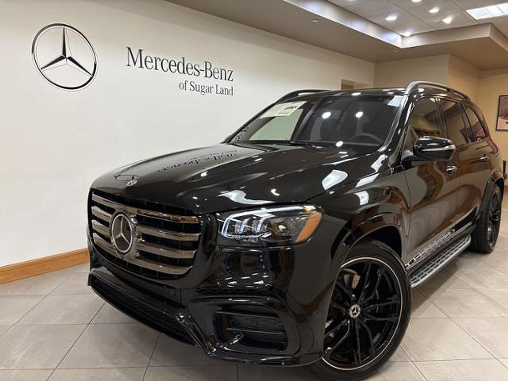 New 2026 Mercedes-Benz GLS 450 4MATIC