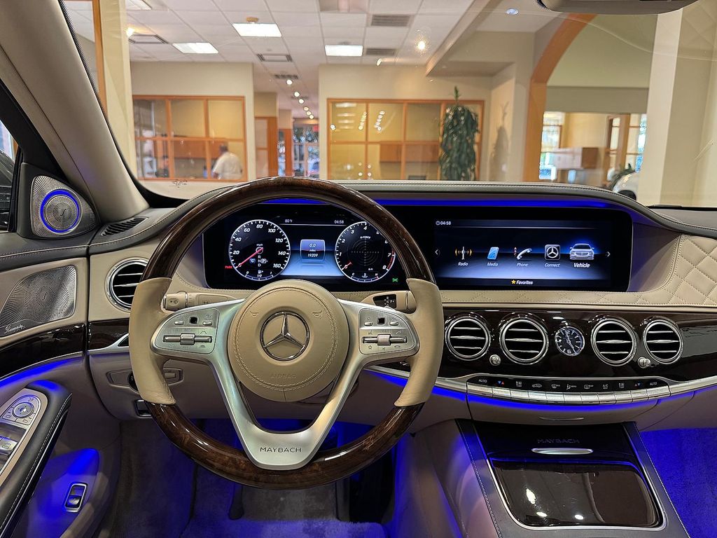 صورة 10 لـ 2020 Mercedes-BENZ MAYBACH