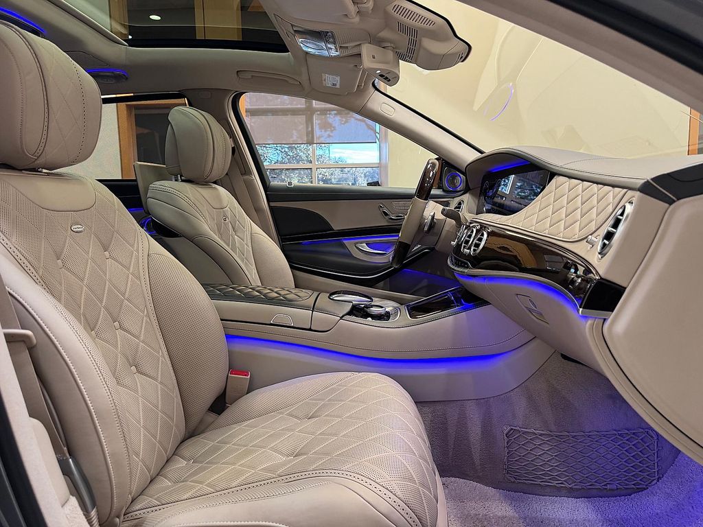 صورة 9 لـ 2020 Mercedes-BENZ MAYBACH