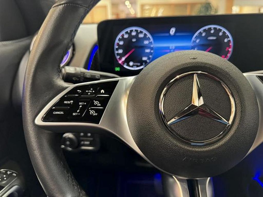 2025 Mercedes-BENZ GLB 缩略图 17