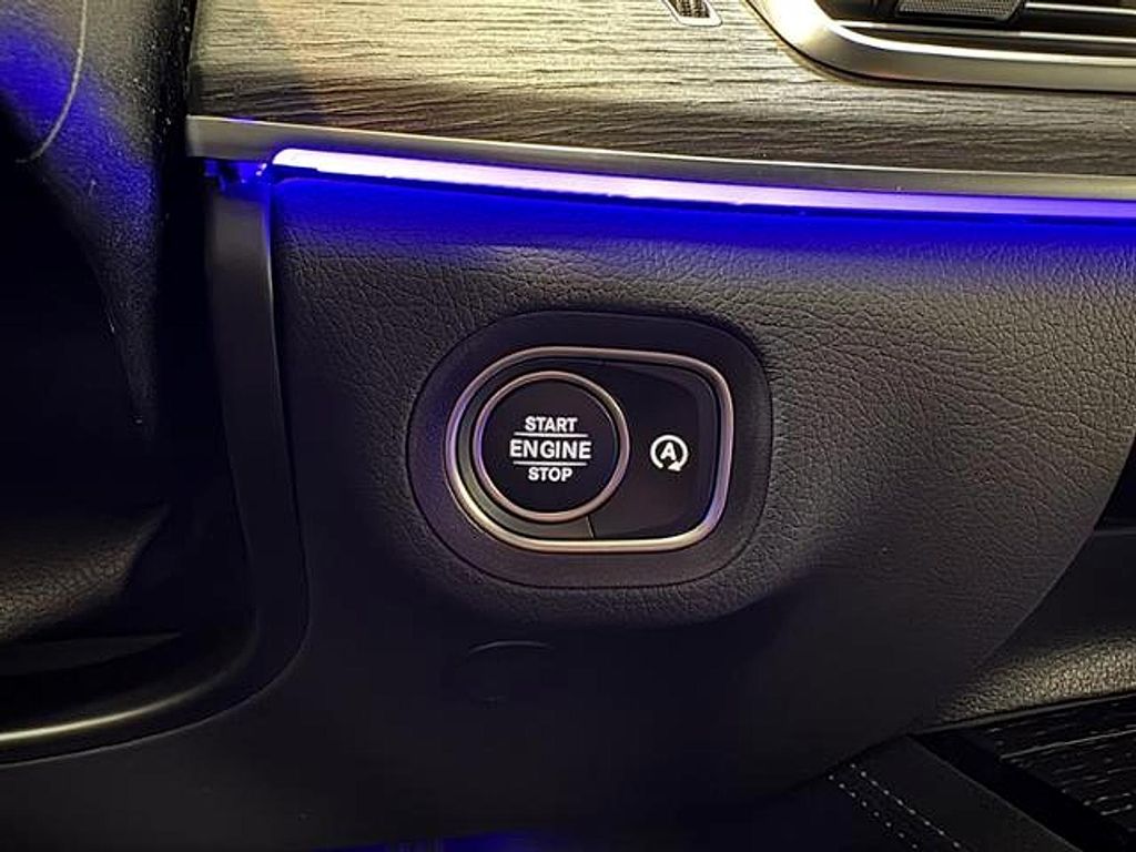 2026 Mercedes-BENZ GLE — миниатюра 16