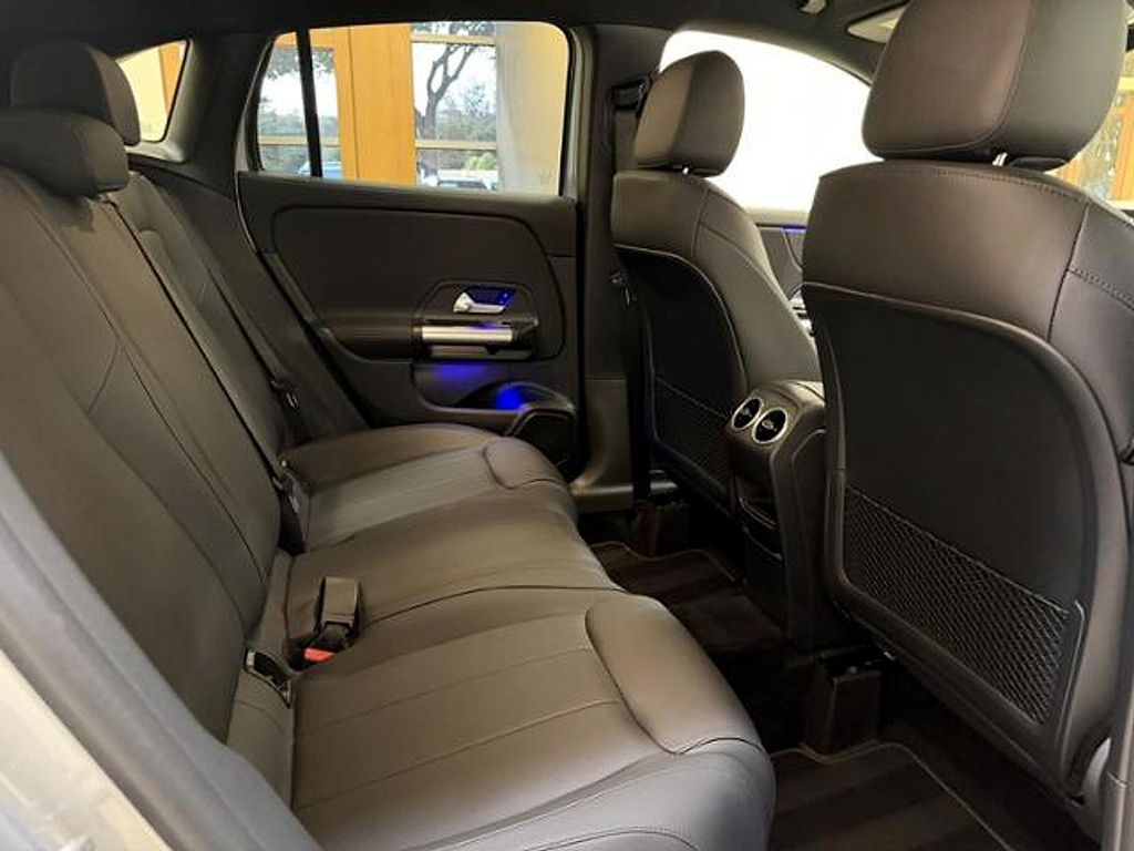 صورة مصغرة 20 لـ 2025 Mercedes-BENZ GLA