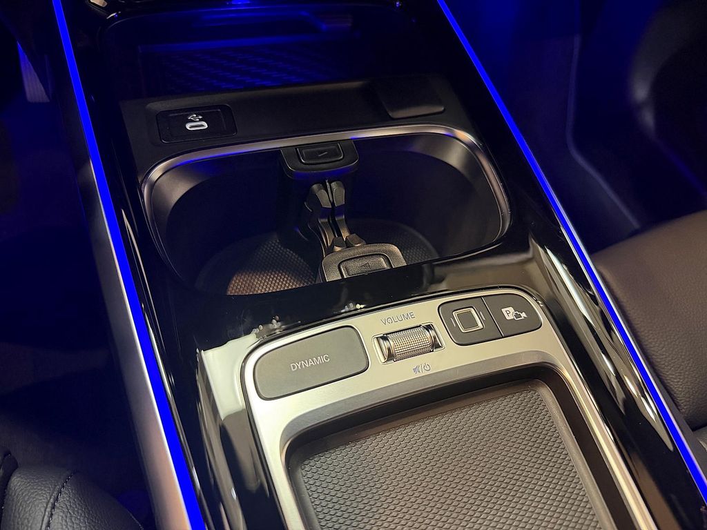 2025 Mercedes-BENZ GLB 缩略图 16