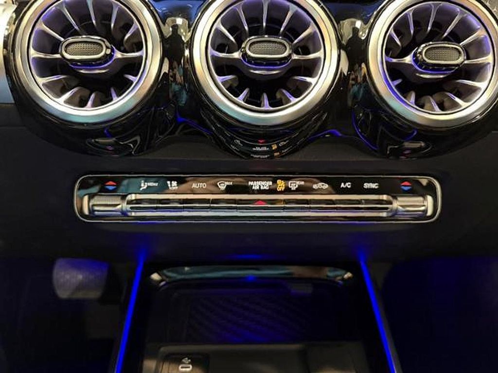 2024 Mercedes-BENZ GLB — миниатюра 13