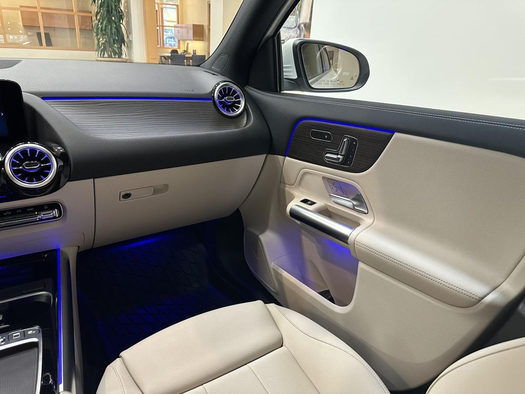 MERCEDES-BENZ GLA-CLASS - 9