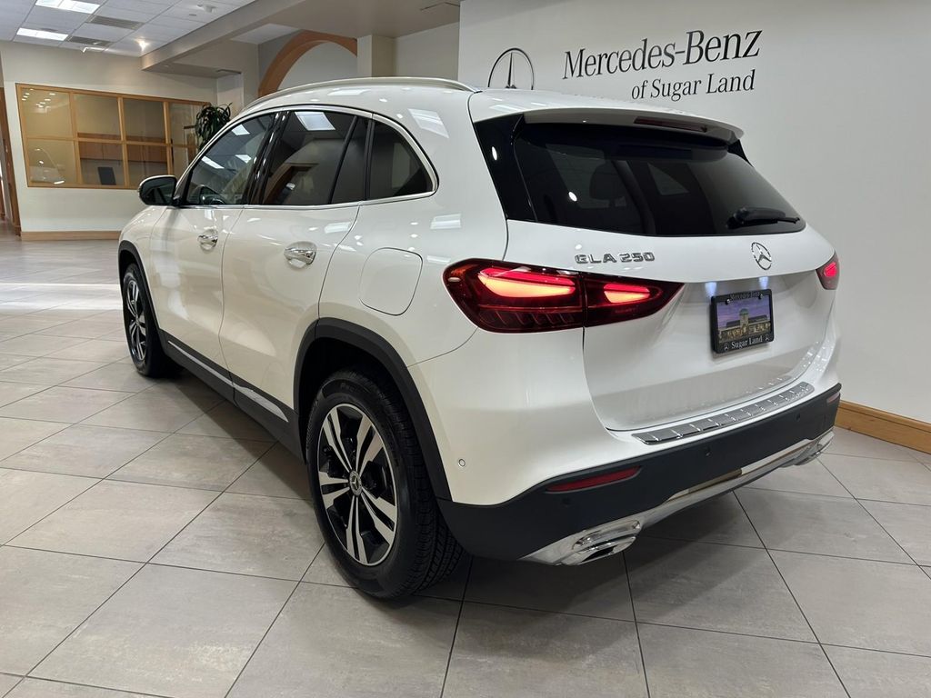 MERCEDES-BENZ GLA-CLASS - 3