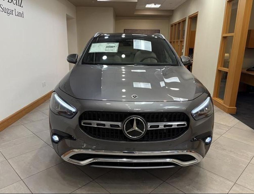 2026 Mercedes-BENZ GLA 照片 2