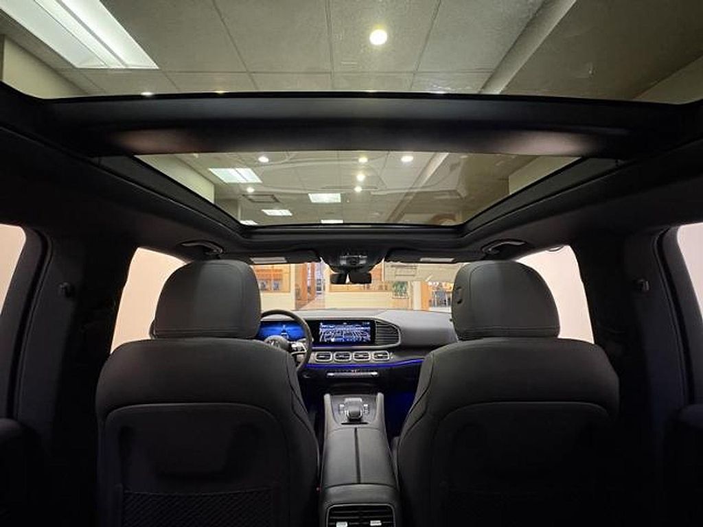2026 Mercedes-BENZ GLE — миниатюра 19