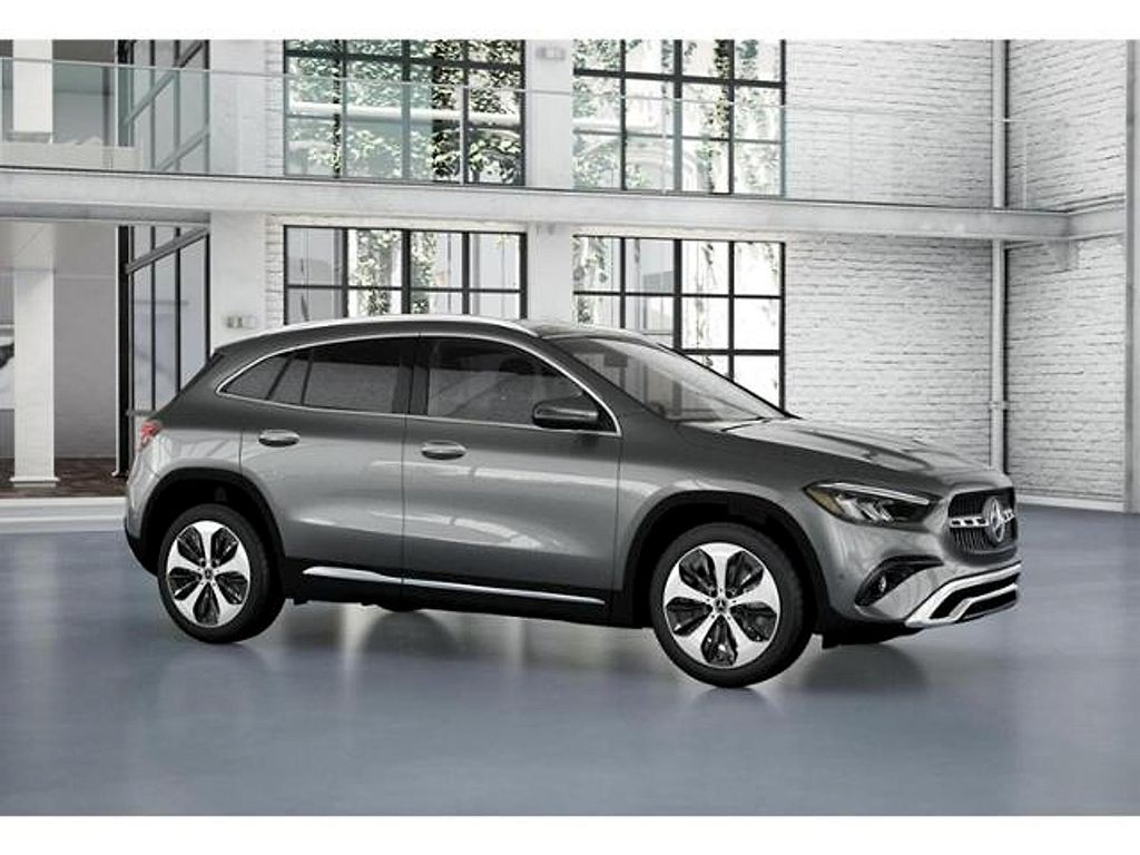 2025 Mercedes-BENZ GLA 缩略图 13