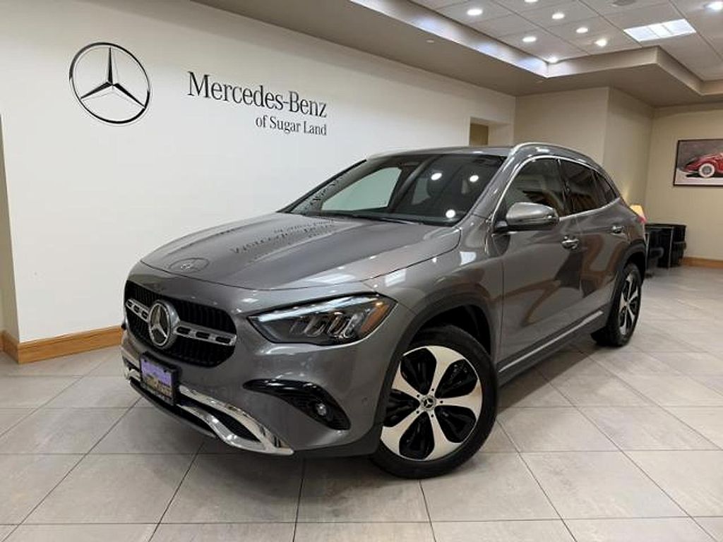 2025 Mercedes-BENZ GLA photo 1
