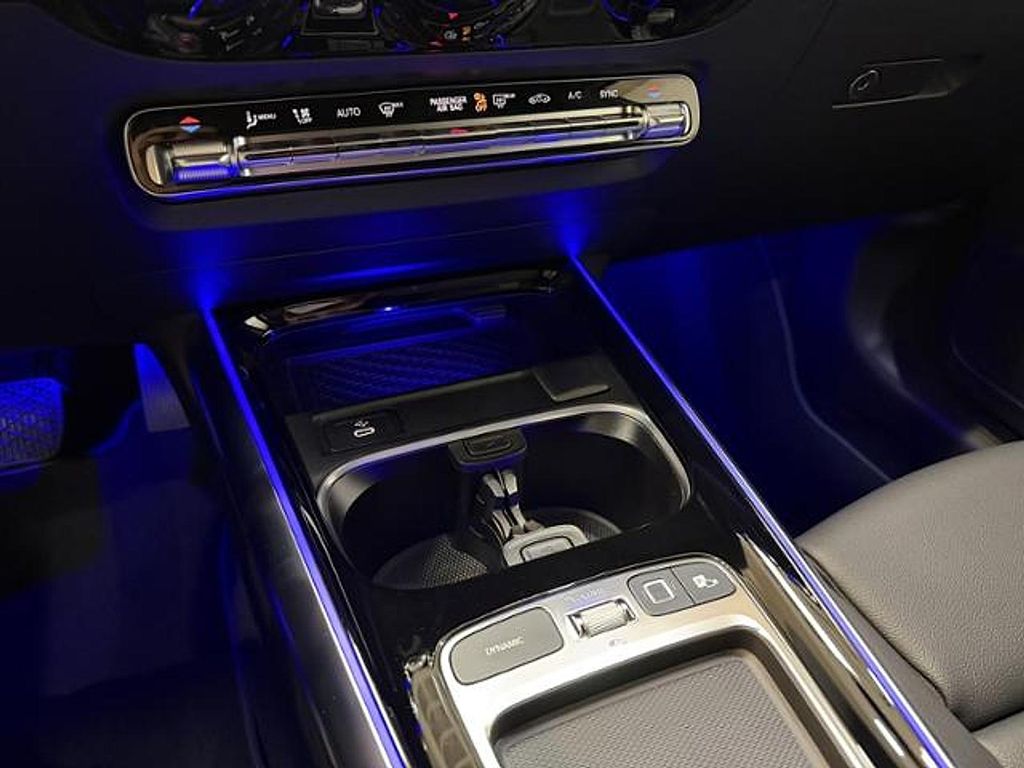 2025 Mercedes-BENZ GLA — миниатюра 15