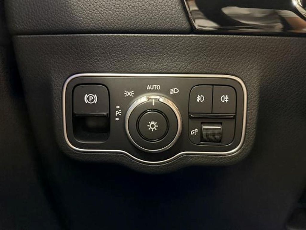 2025 Mercedes-BENZ GLA — миниатюра 22