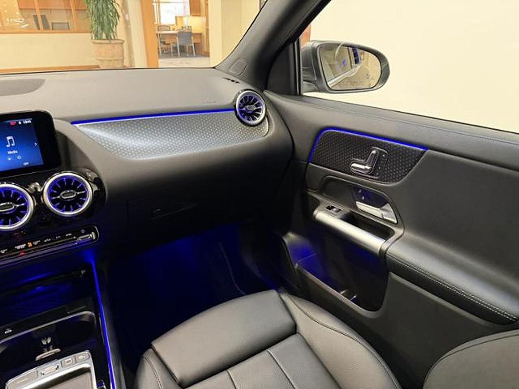 2025 Mercedes-BENZ GLA photo 10