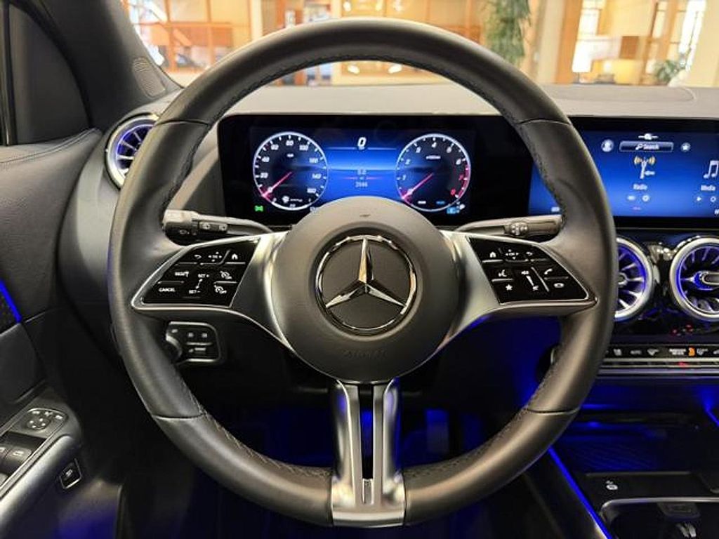 2025 Mercedes-BENZ GLA — миниатюра 12