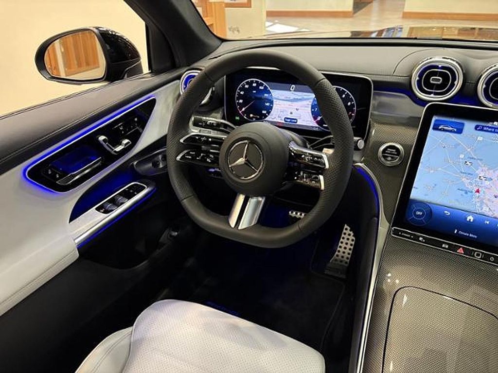 2026 Mercedes-BENZ GLC — фото 10