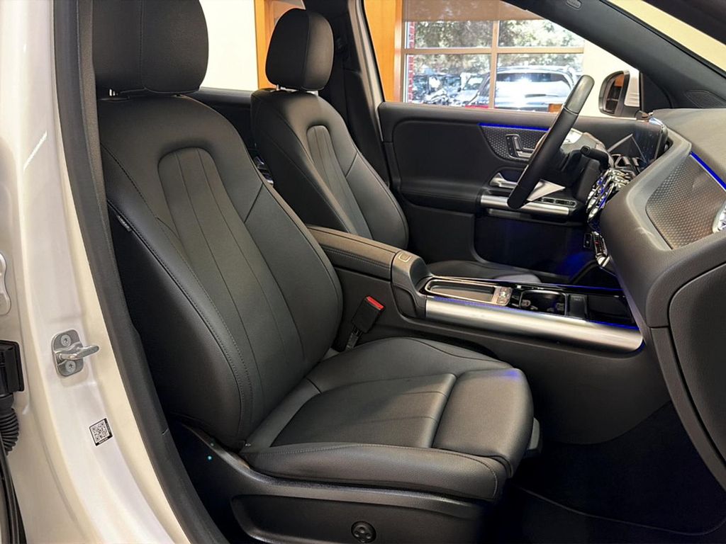 2025 Mercedes-BENZ GLA 缩略图 12
