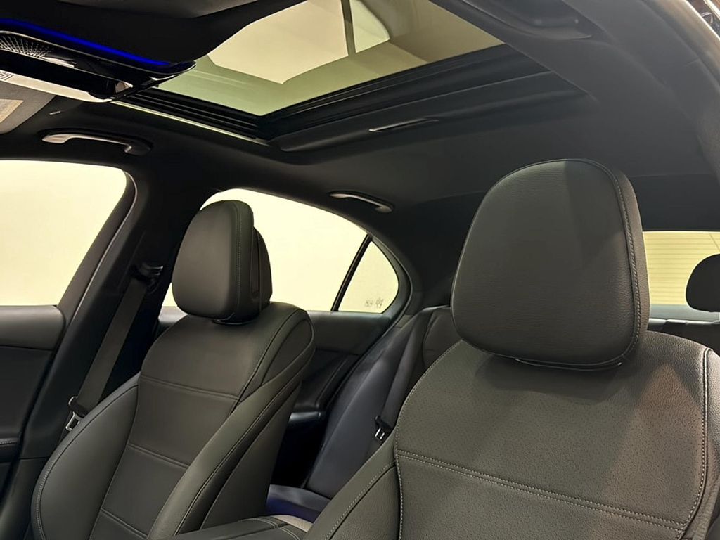 2025 Mercedes-BENZ C-CLASS 缩略图 12