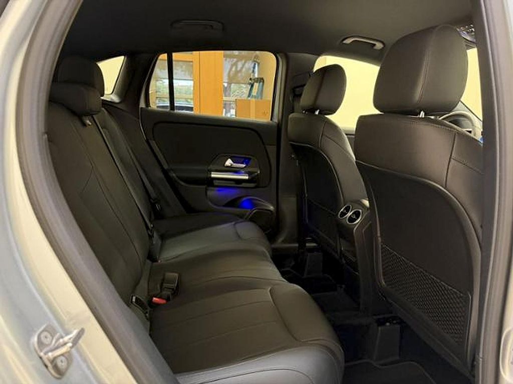 2025 Mercedes-BENZ GLA 缩略图 19