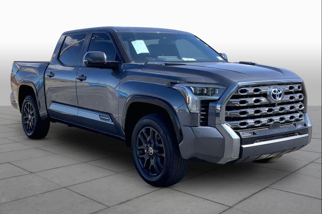 TOYOTA TUNDRA - 3