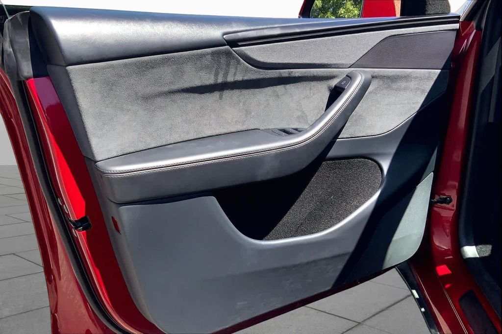 2026 Tesla MODEL Y REAR-WHEEL DRIVE — миниатюра 19