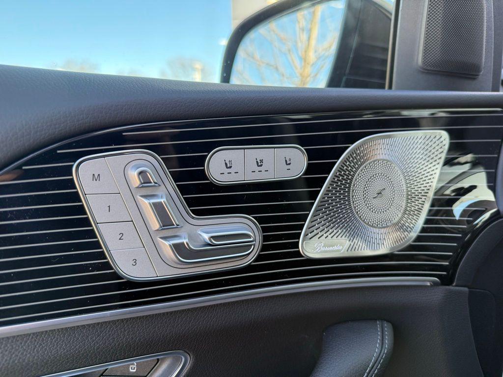 2026 Mercedes-BENZ GLE — миниатюра 20