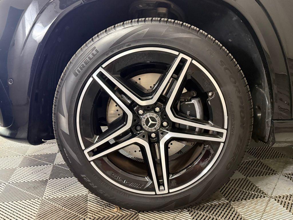 MERCEDES-BENZ GLS - 9