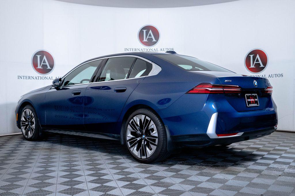 صورة 8 لـ 2025 BMW 540 XDRIVE