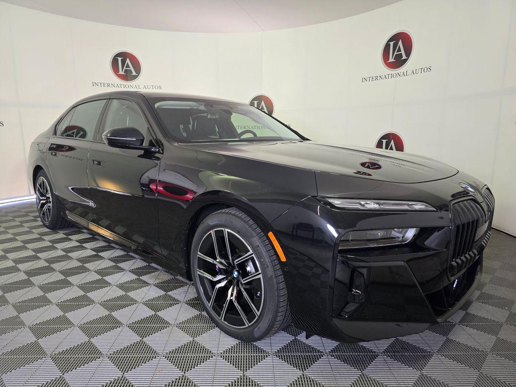 New 2025 BMW 760 i xDrive