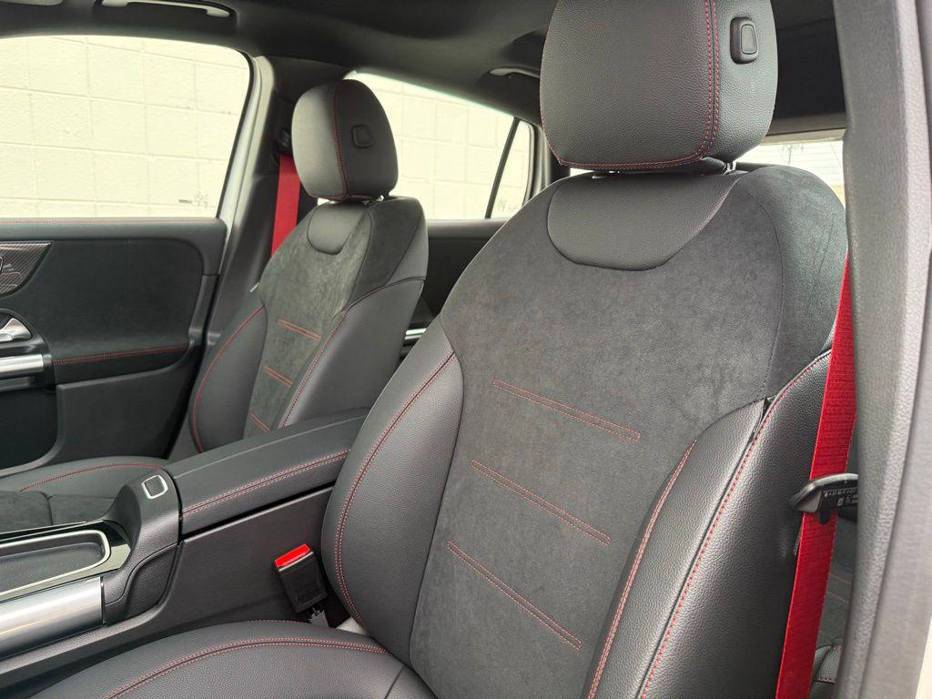 MERCEDES-BENZ GLA-CLASS AMG - 5