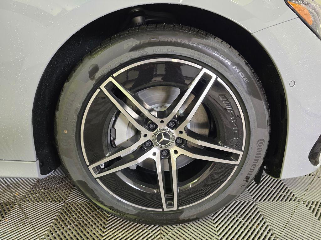 MERCEDES-BENZ E-CLASS - 2