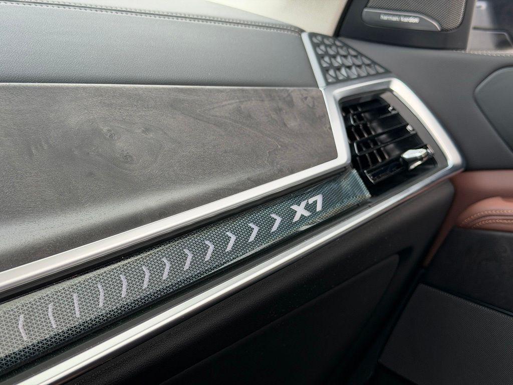 صورة مصغرة 33 لـ 2026 BMW X7 XDRIVE40I