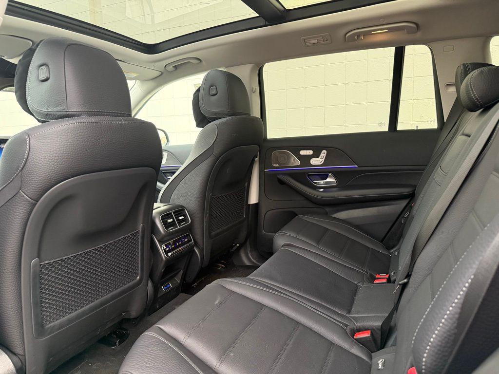 صورة مصغرة 32 لـ 2026 Mercedes-BENZ GLS