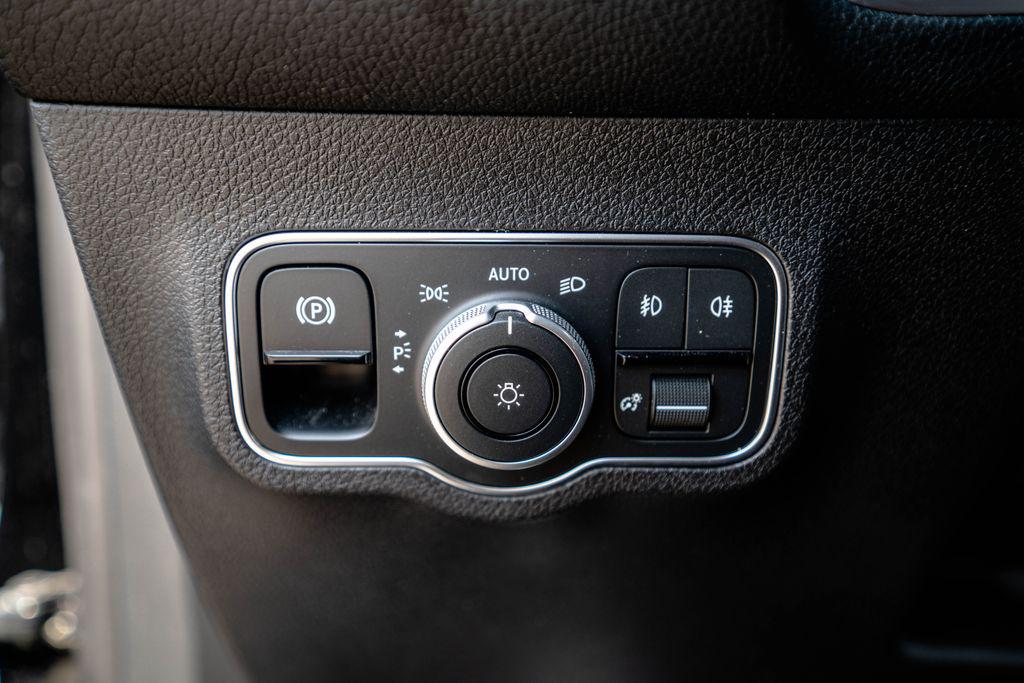 2024 Mercedes-BENZ GLB — миниатюра 20