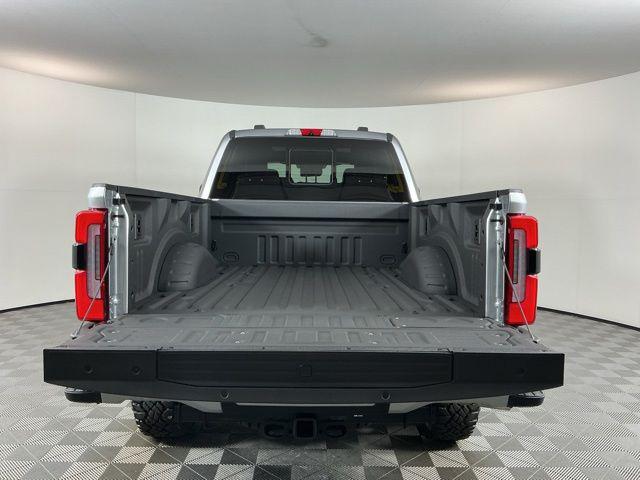 صورة 7 لـ 2023 FORD F-350 PLATINUM